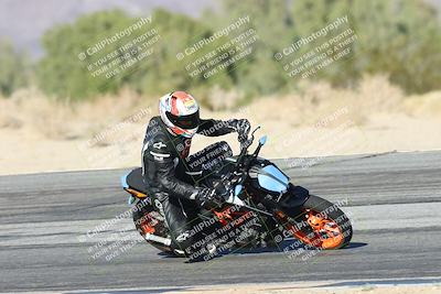 media/Dec-01-2025-Moto Forza (Mon) [[2daa91e15f]]/3-Beginner Group/Session 4 Turn 9/